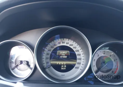 2013 Mercedes-Benz C 250 Sport z USA, uszkodzony, nr VIN WDDGF4HBXDA775826